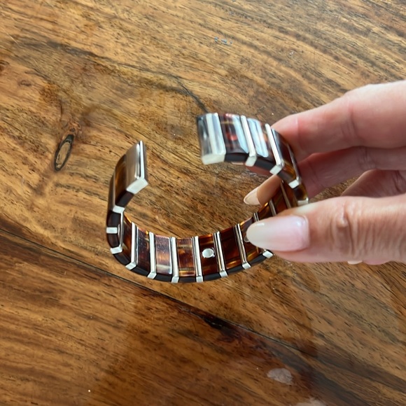 Magnet Bangle Bracelet with Faux Tortoise Shell Excellent Condition, 10/10 - Picture 6 of 7